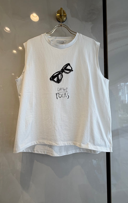 メガネプリントのタックノースリーブTシャツ