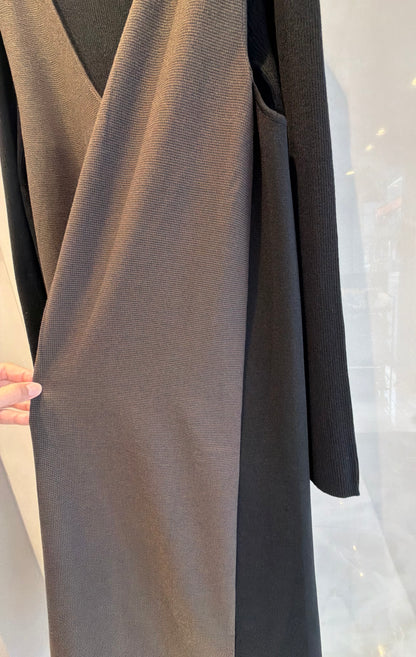 ［ATELIER SIX］異素材切り替え Vネックジャンパースカート