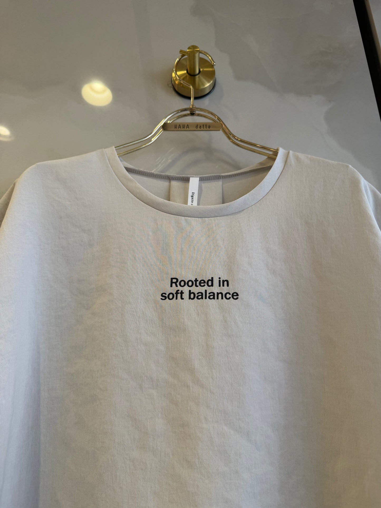 ［Dignite Coller］短丈バックタック　ロゴTシャツ