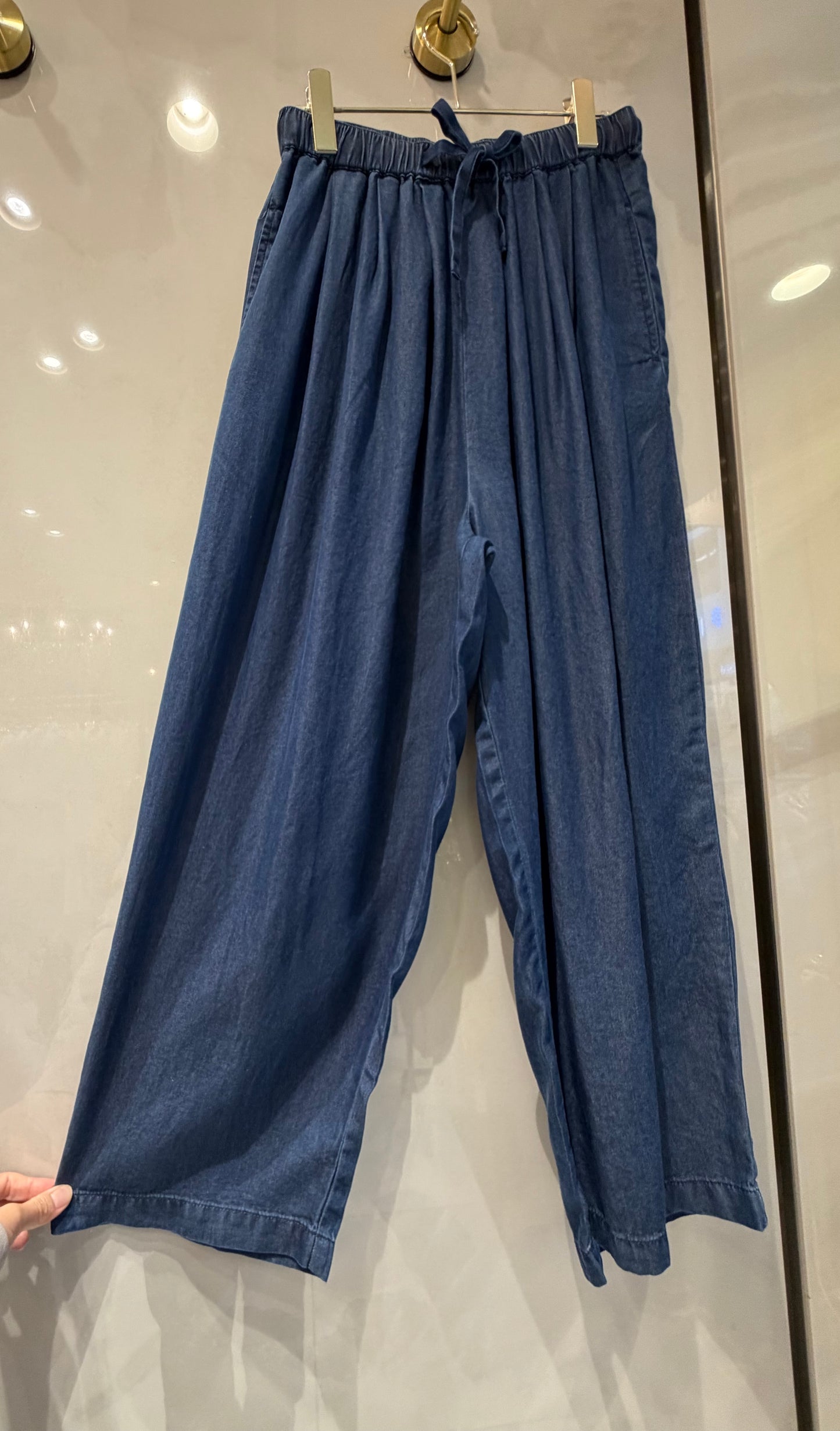 ［Dignite C ollier］デニム風タックパンツ