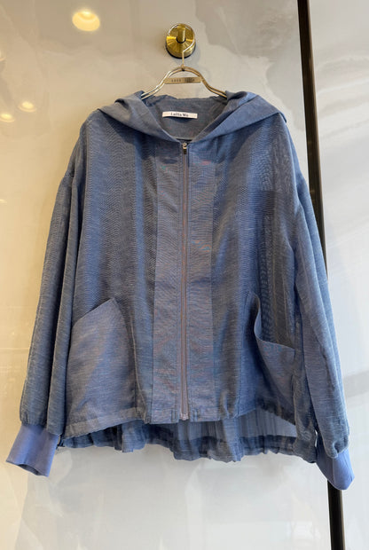 ［Lallia Mu］バックプリーツメッシュフードブルゾン