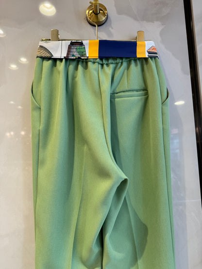 ベルト付きパンツ