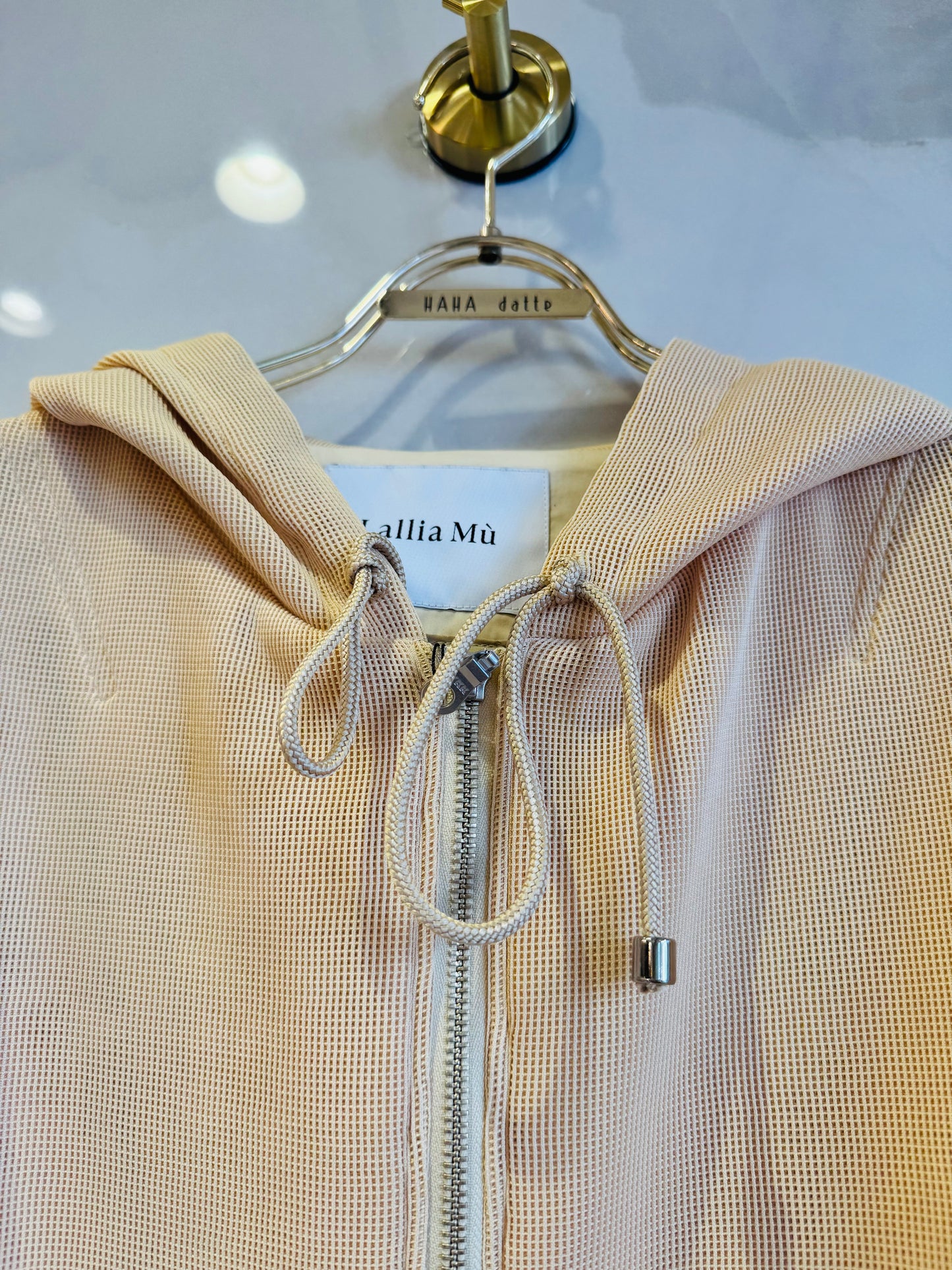 ［Lallia Mu］バックプリーツブルゾン