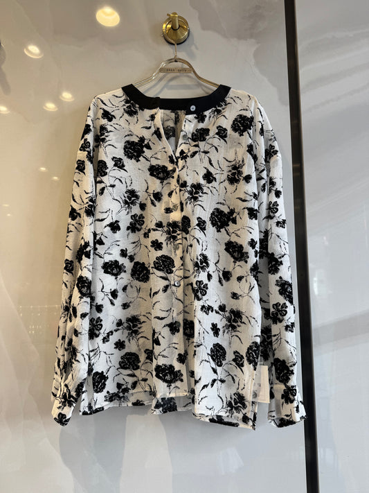 black✖️white花柄ブラウス