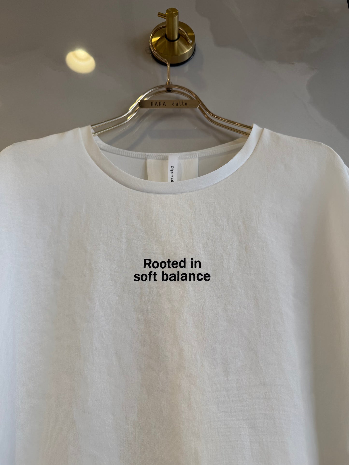 ［Dignite Coller］短丈バックタック　ロゴTシャツ