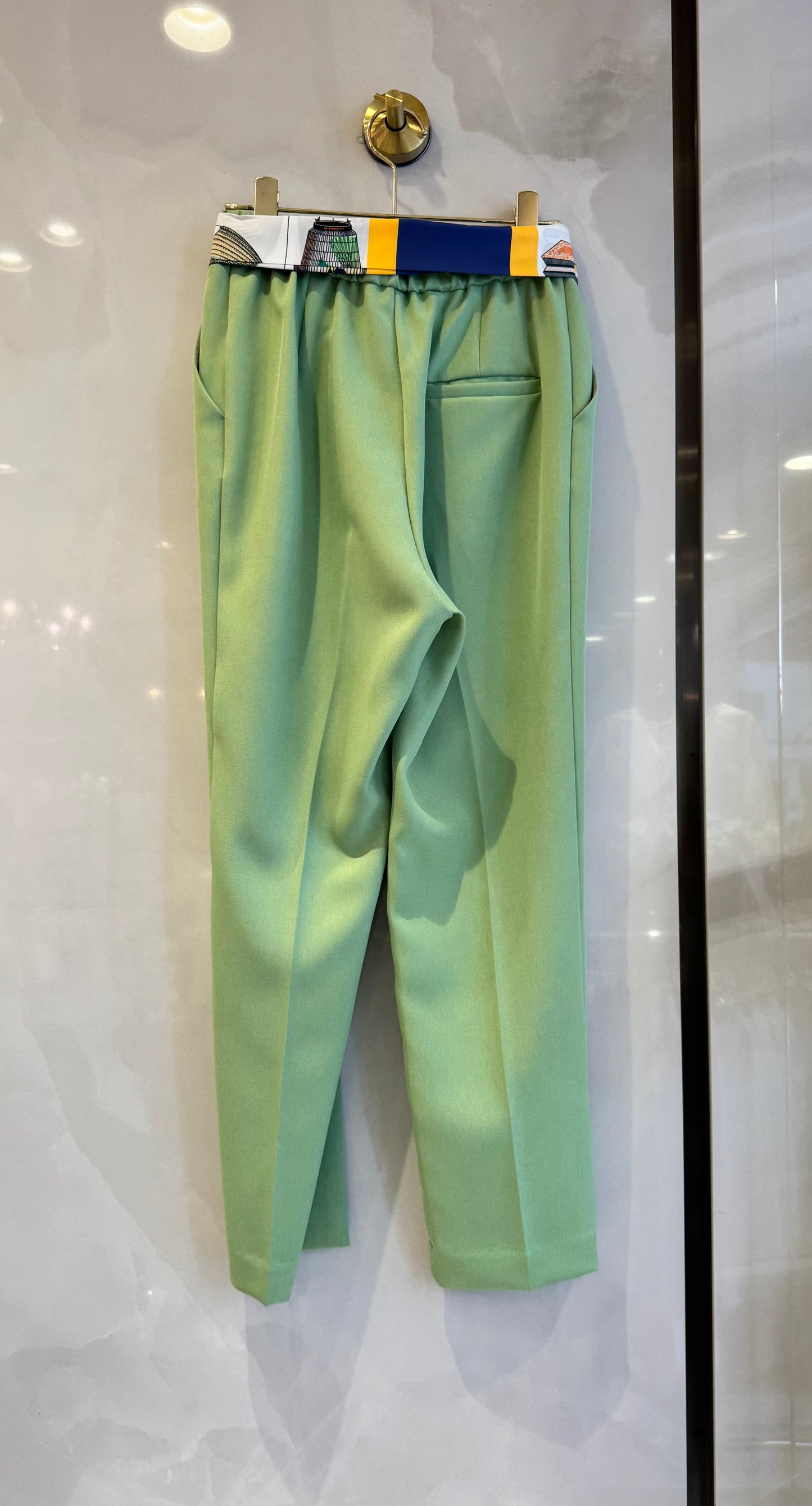 ベルト付きパンツ