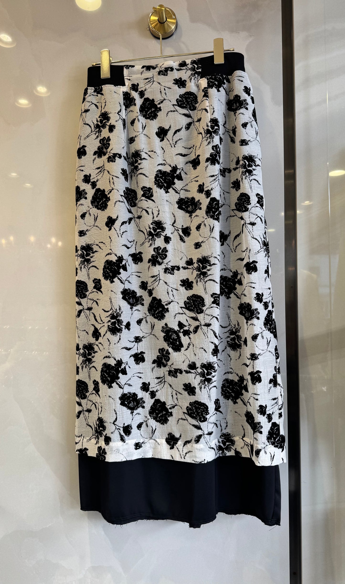 black✖️white花柄スカート