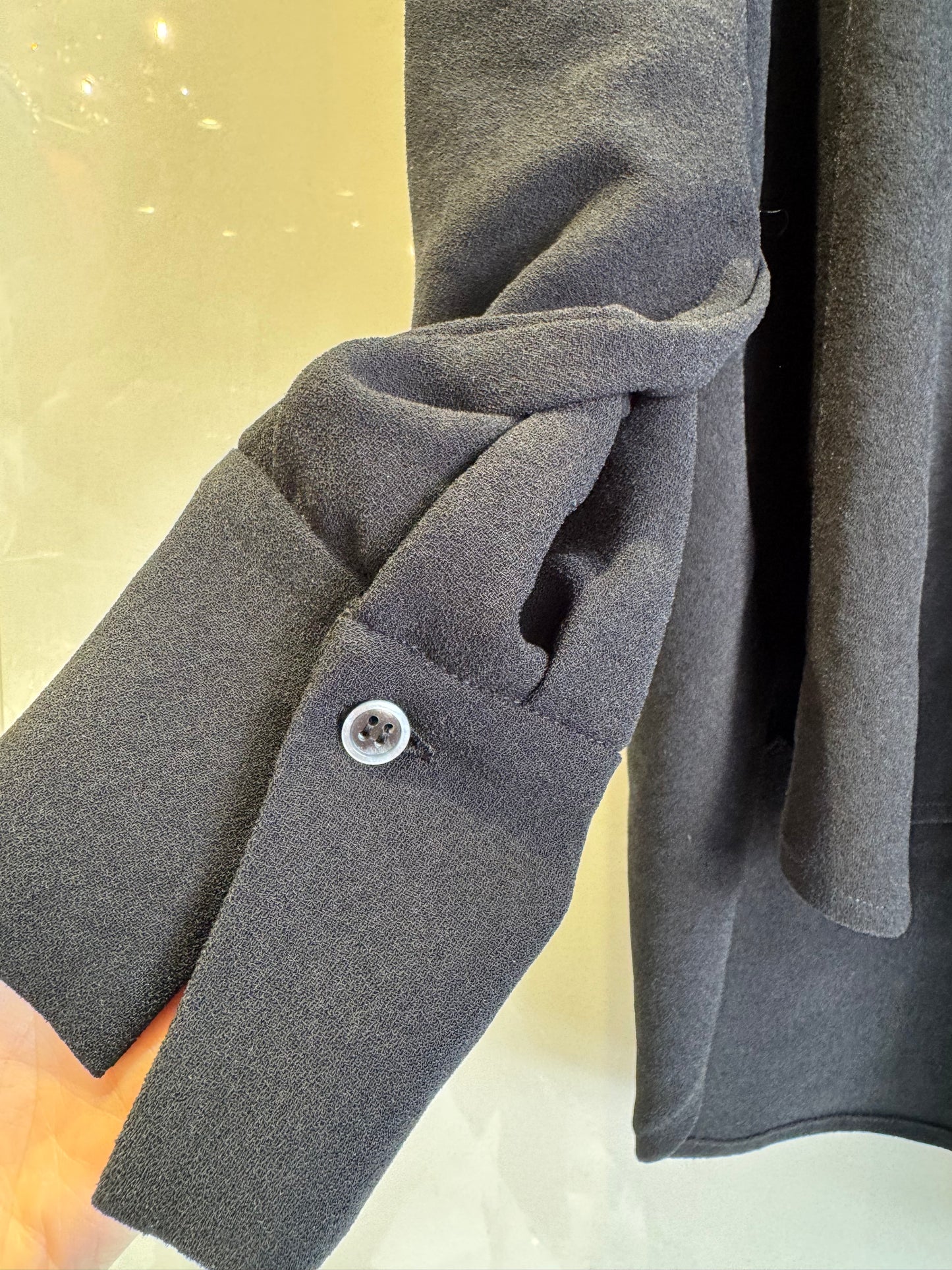 Vネックロングブラウス