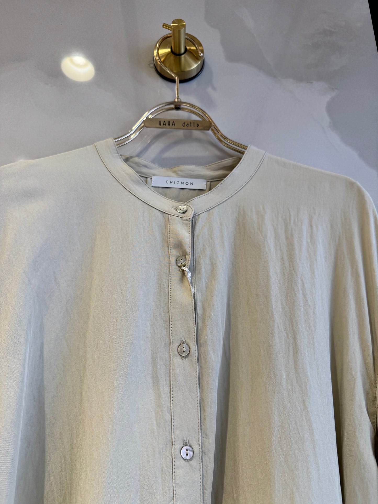 パフスリーブブラウス