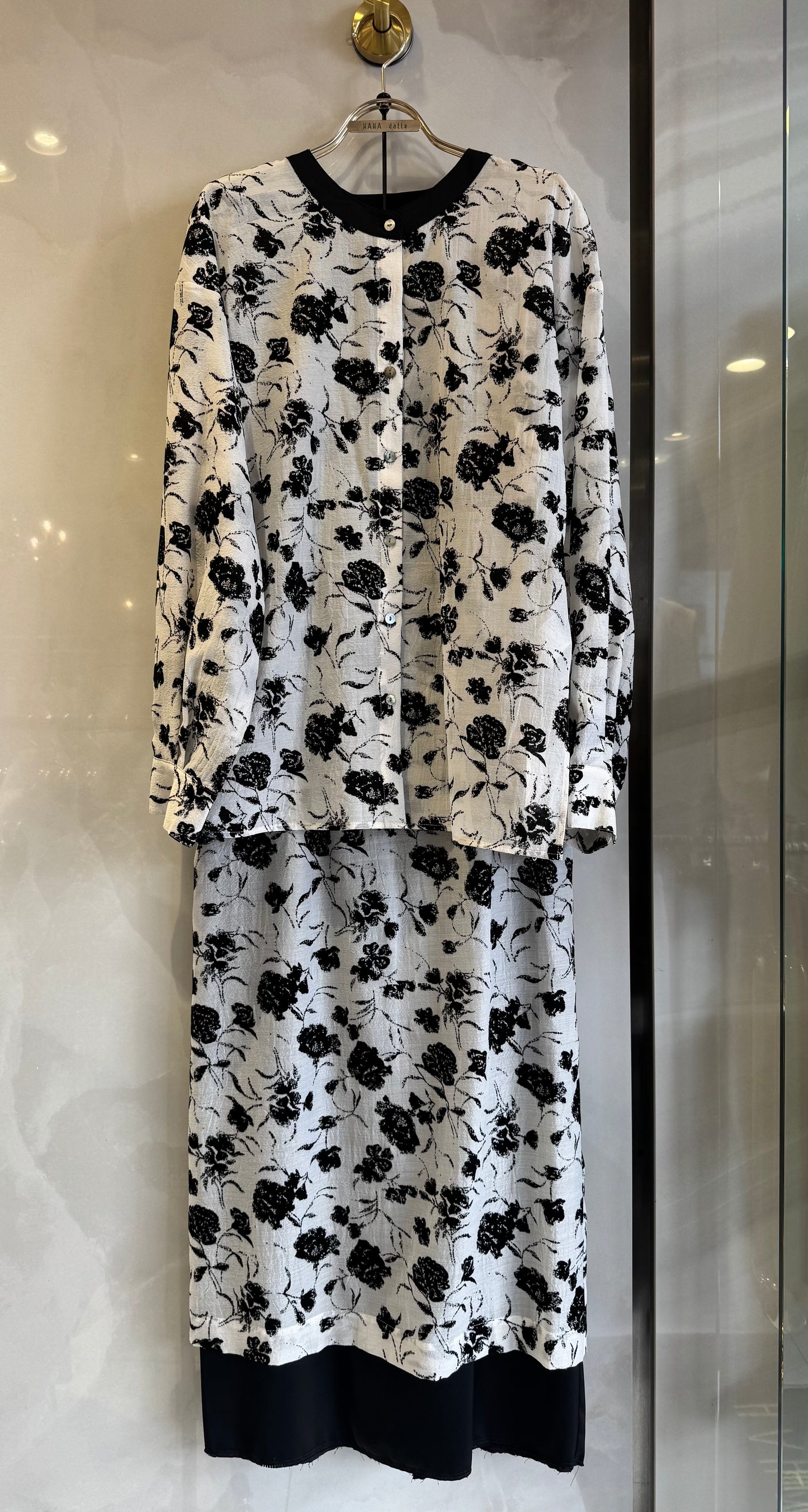 black✖️white花柄ブラウス