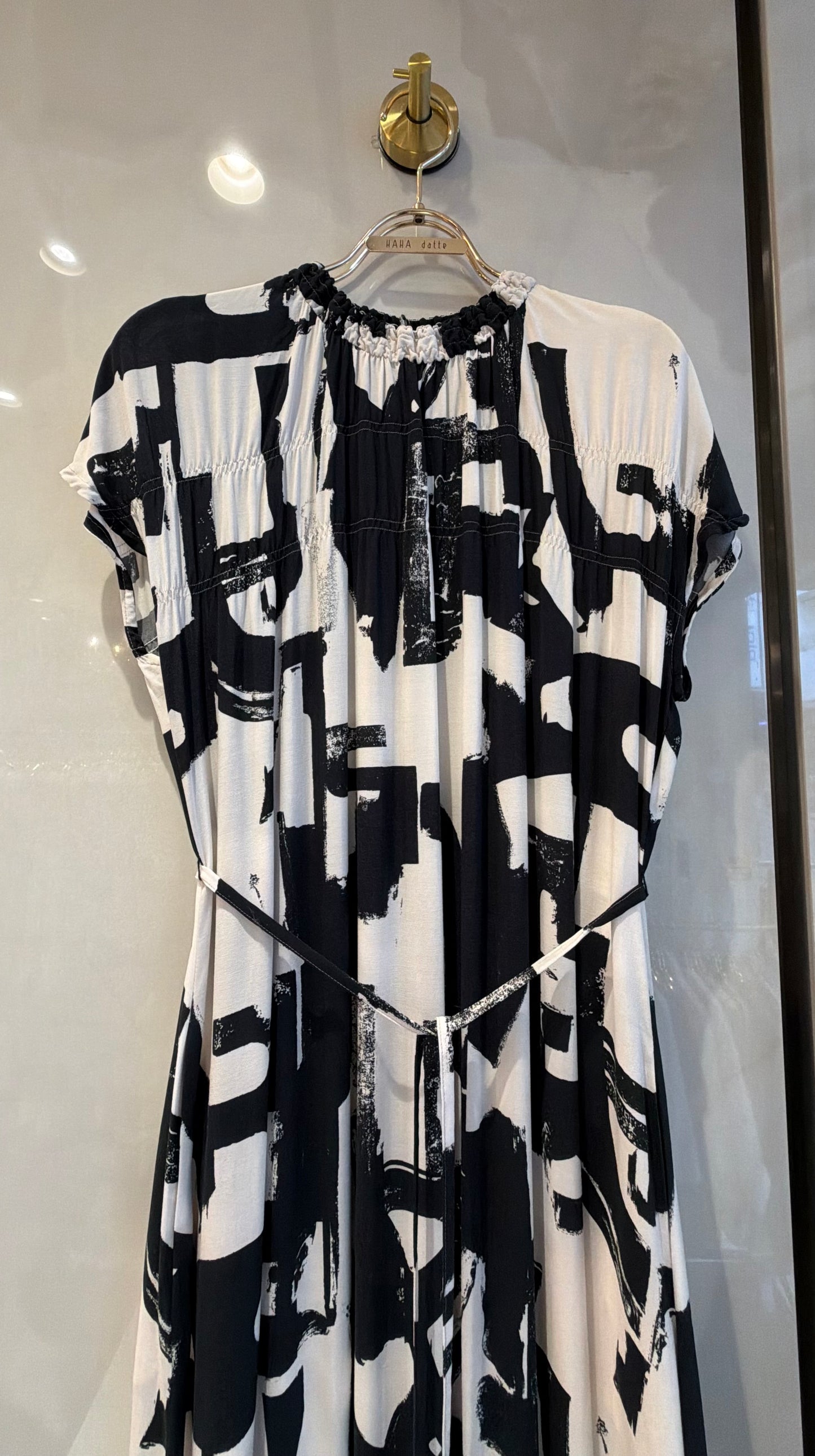 ［BLVE FRONCE］White✖️Blackのグラフィック柄ワンピース