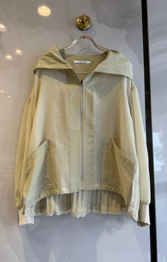 ［Lallia Mu］バックプリーツメッシュフードブルゾン