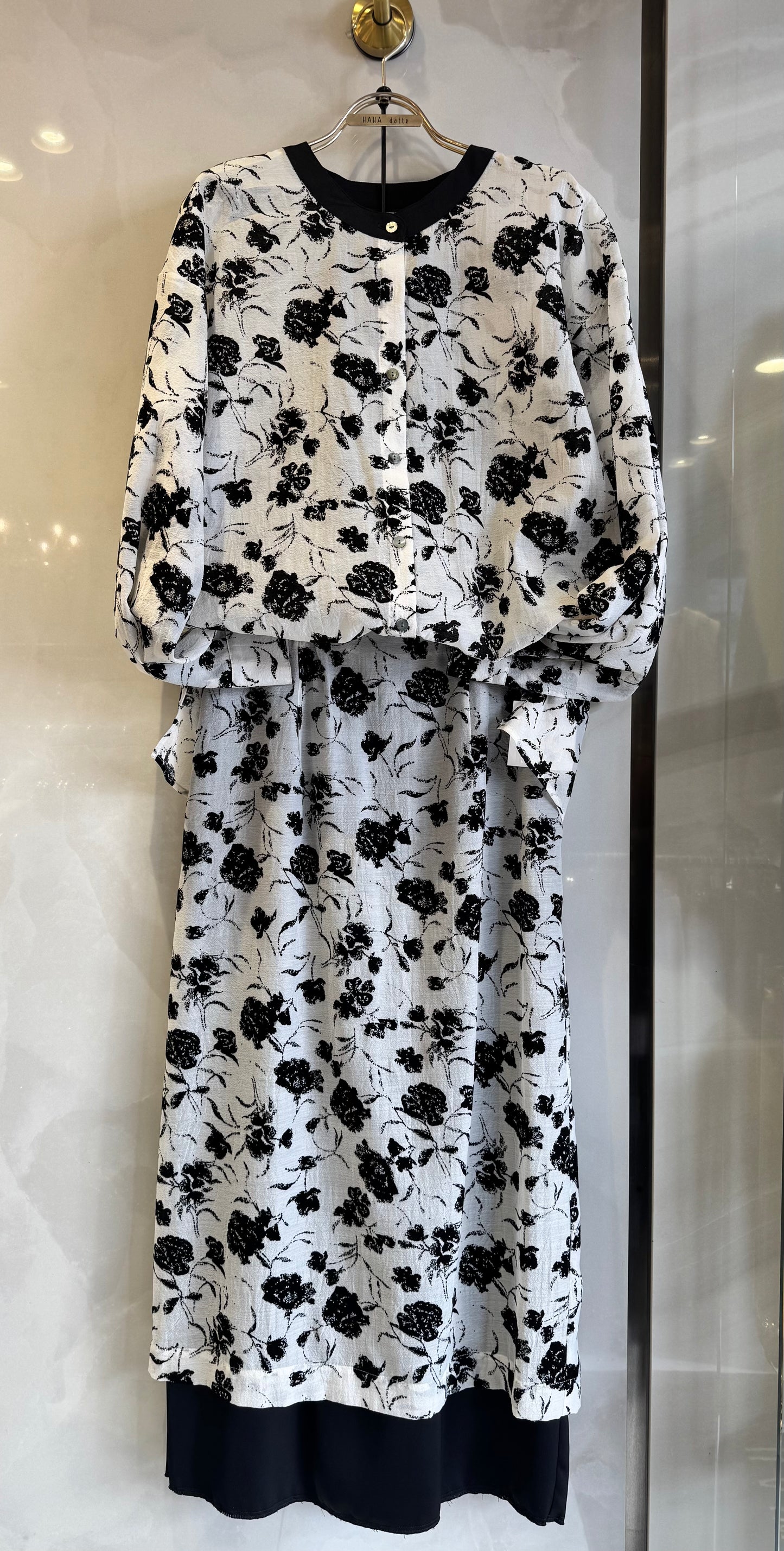 black✖️white花柄ブラウス