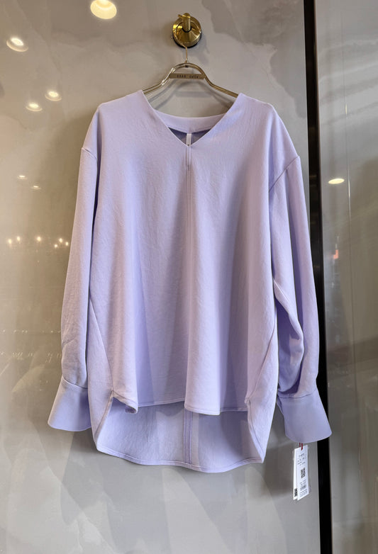 Vネックロングブラウス