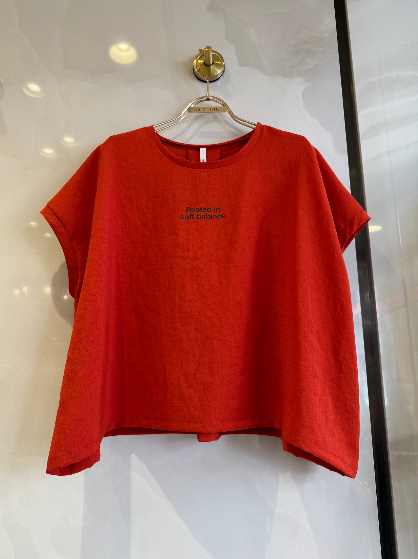 ［Dignite Coller］短丈バックタック　ロゴTシャツ