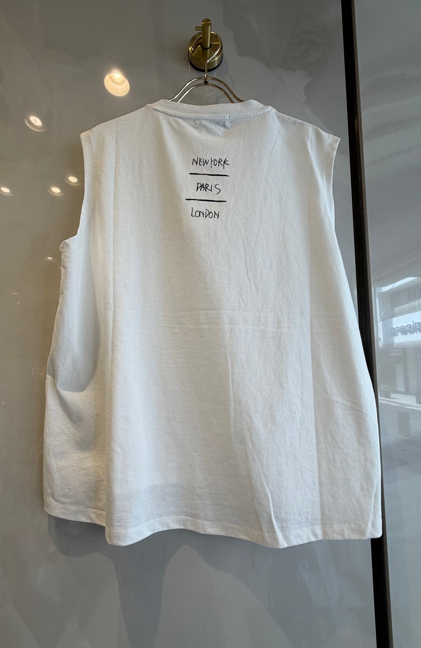 メガネプリントのタックノースリーブTシャツ