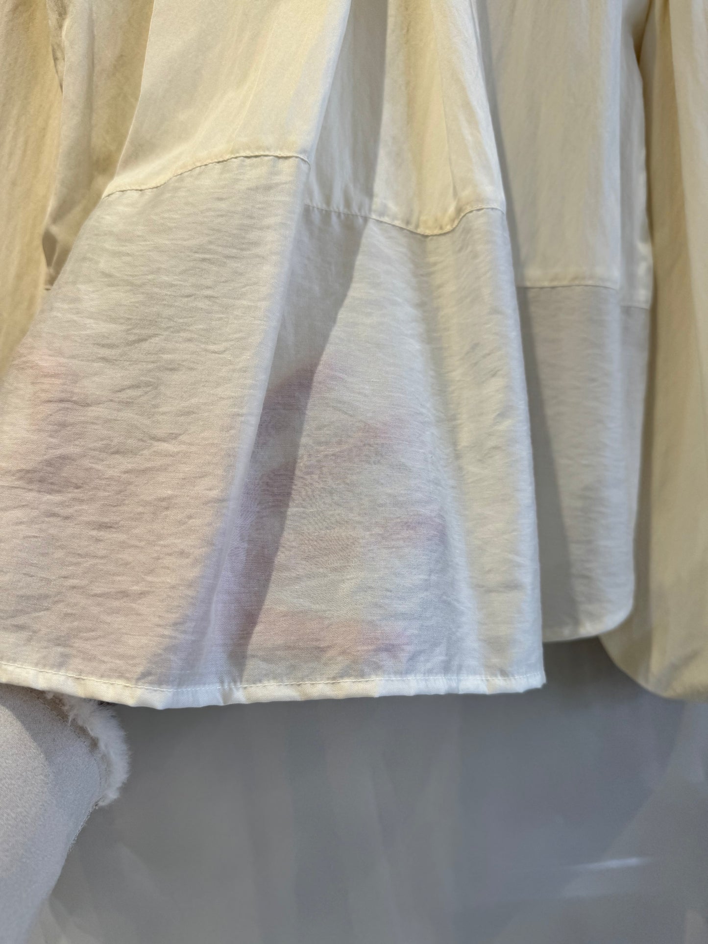 パフスリーブブラウス