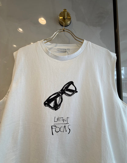 メガネプリントのタックノースリーブTシャツ