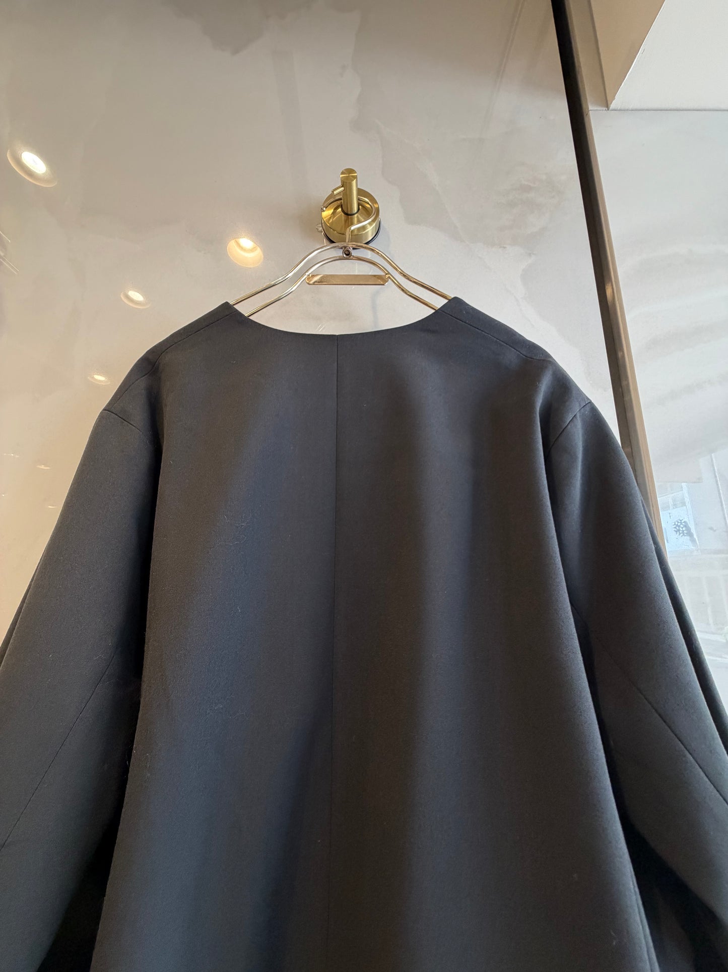 ノーカラーショートジャケット